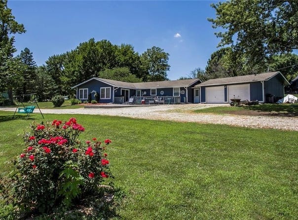 2380 Neill Parkway, Vassar, KS 66543