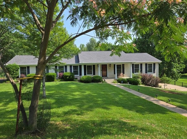 1100 Brentwood, PARIS, TN 38242
