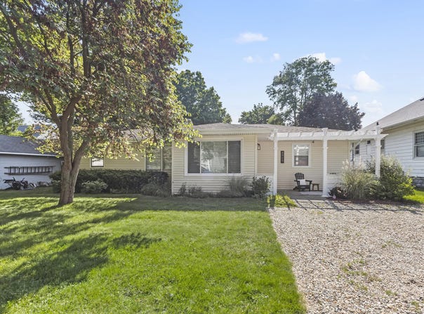 8929 Third Street, Baroda, MI 49101
