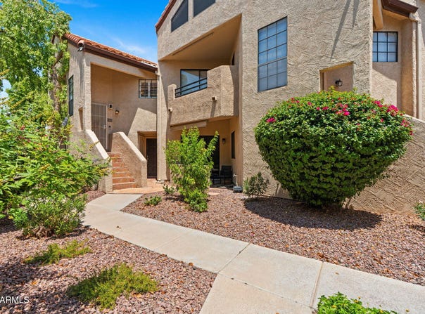 10301 N 70th Street, Paradise Valley, AZ 85253