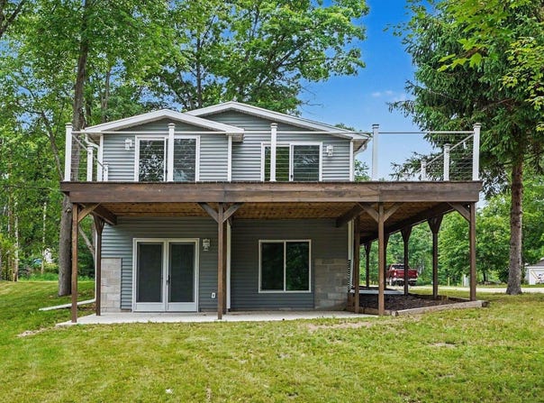 6820 W Shore Drive, Weidman, MI 48893