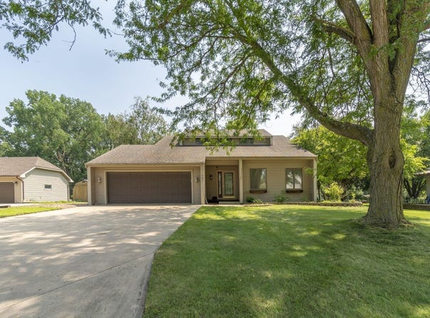 721 SE 8th Street, Independence, IA 50644