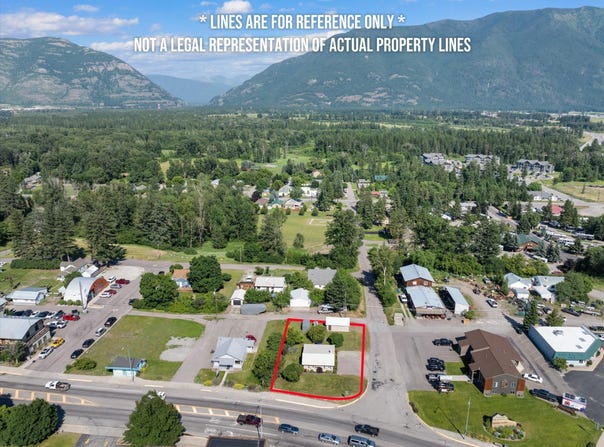 15 9th Street E, Columbia Falls, MT 59912