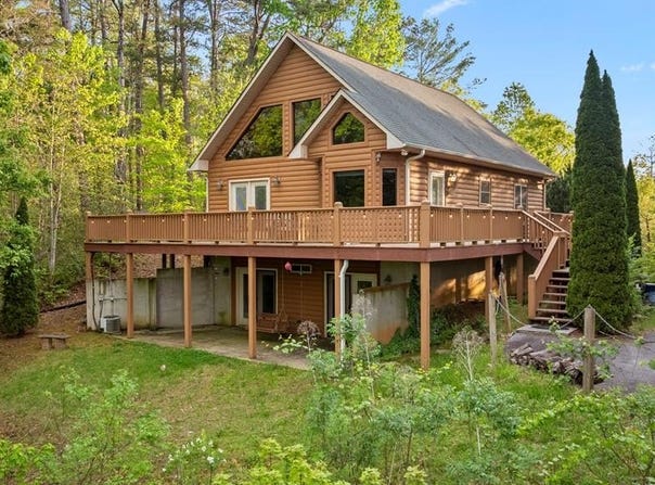 273 N Rhododendron Rd, Almond, NC 28702