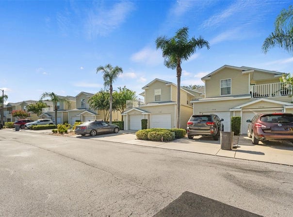 1920 HAMMOCKS Avenue, LUTZ, FL 33549