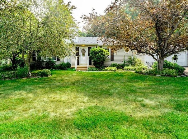 1049 Penfield Road, Penfield, NY 14625