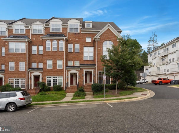 9606 WIGFALL Way, MANASSAS PARK, VA 20111