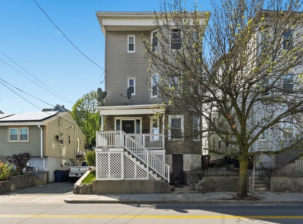 1661 N Shore Rd, Revere, MA 02151