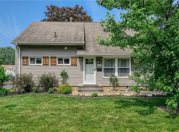 3184 8th Street, Cuyahoga Falls, OH 44221