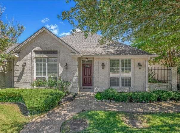 5004 Spearman Drive, College Station, TX 77845