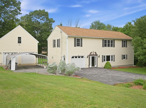 5 Johns Drive, Hooksett, NH 03106