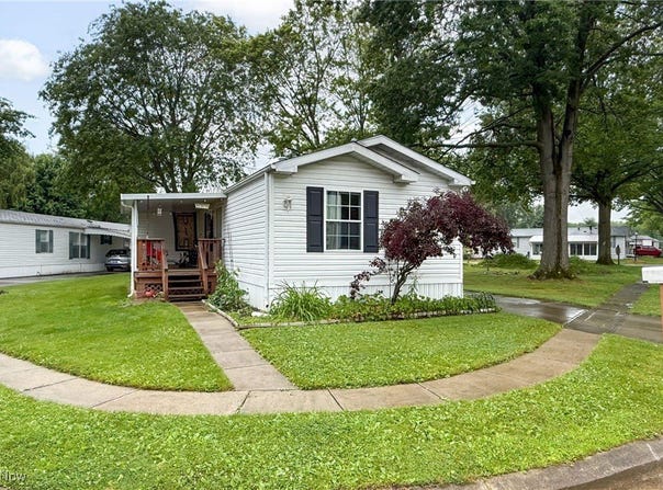 11 Brookins Drive, Olmsted Twp, OH 44138