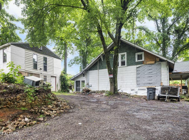 5530 N Broadway St, Knoxville, TN 37918
