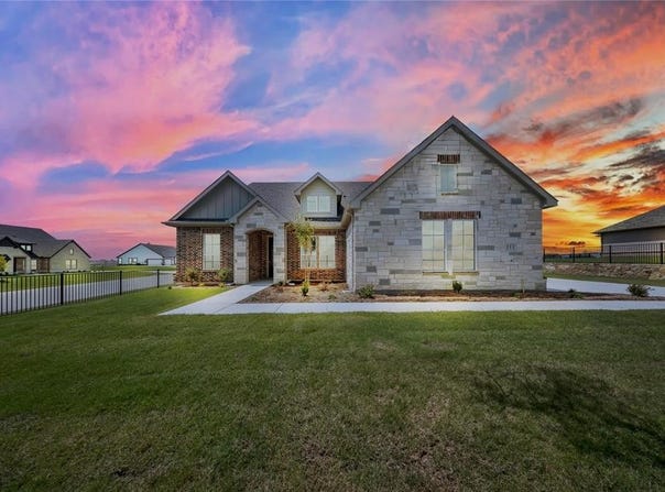 111 Clear Creek Lane, New Fairview, TX 76078