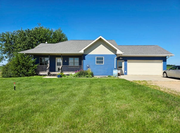 23449 486th Ave., Flandreau, SD 57028