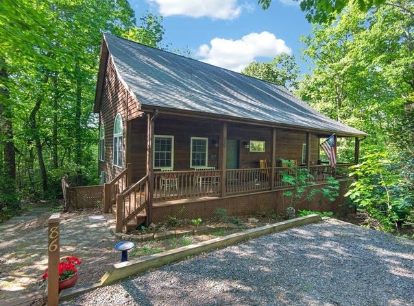 86 Timbercrest Ln, Fancy Gap, VA 24328