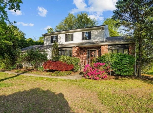 5 Chaloner Court, Cranston, RI 02921