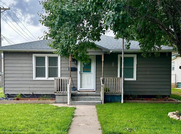 217 S 6th St, Sterling, KS 67579