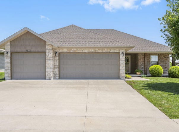 1950 S Trinidad Drive, Ozark, MO 65721