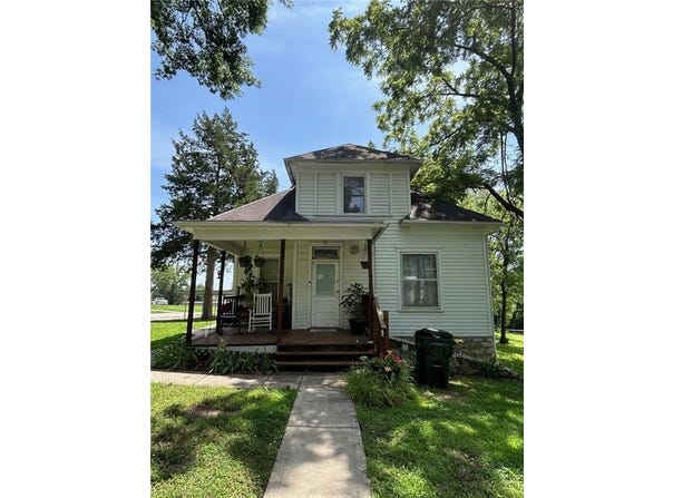 301 Linn Street, Leavenworth, KS 66048