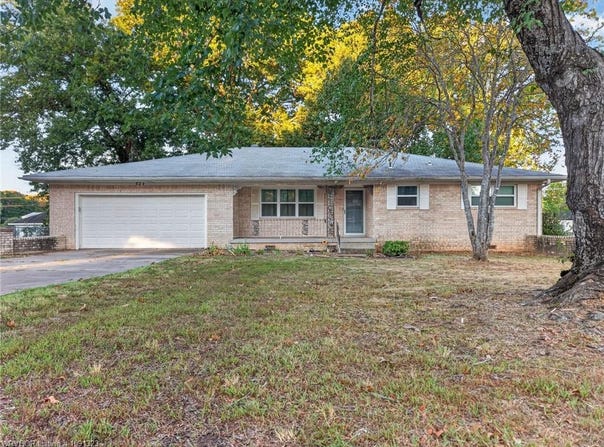 824 Citrus ST, Greenwood, AR 72936
