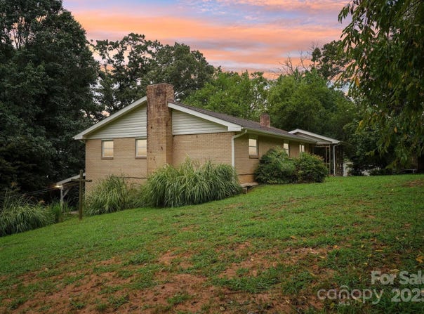 142 Byrd Lane, Hendersonville, NC 28792