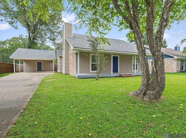 943 Durnin Dr, Denham Springs, LA 70726