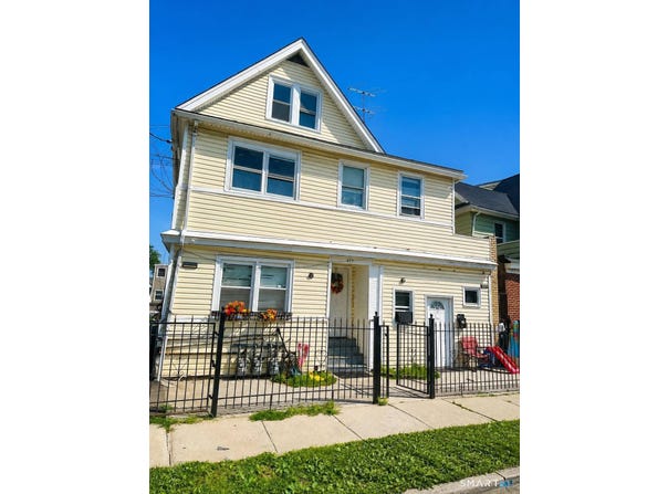 695 Beechwood Avenue, Bridgeport, CT 06605