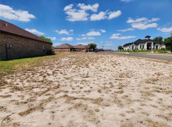 504 N Kika De La Garza Boulevard, La Joya, TX 78560