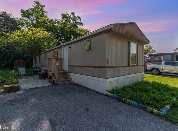 23 HELENA LANE, CARLISLE, PA 17015