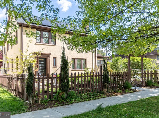 404 ALLEGHENY, TOWSON, MD 21204