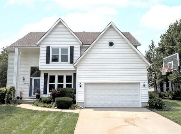 14324 S Twilight Lane, Olathe, KS 66062