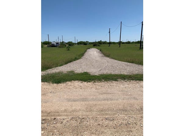 84 Seahorse Dr., Palacios, TX 77465