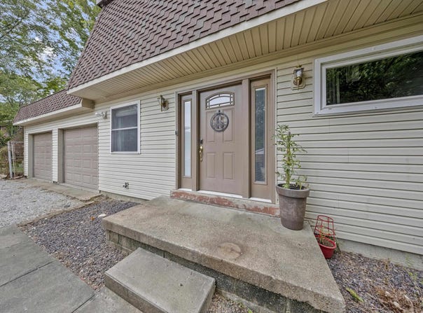 7424 Oaklawn Drive, Newburgh, IN 47630