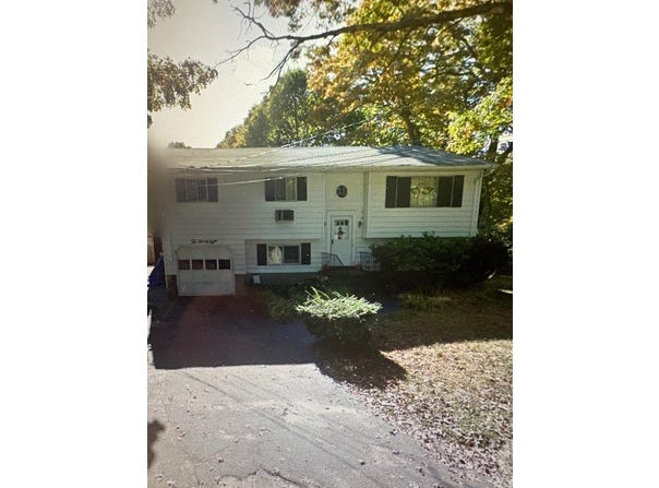 298 Locust Dr, Rocky Point, NY 11778