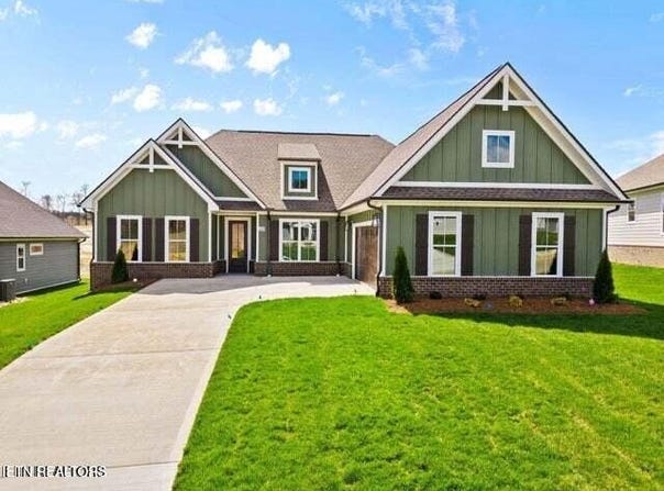 207 Trillium Tr, Lenoir City, TN 37771