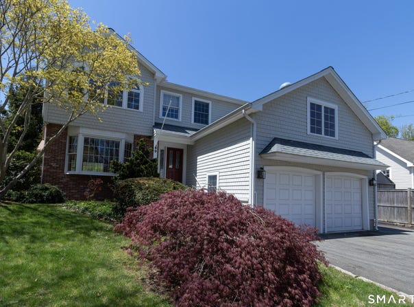 9 Howd Avenue, Branford, CT 06405
