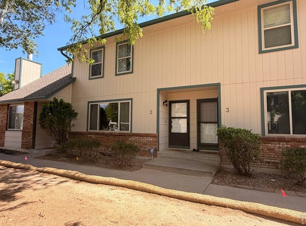 915 44th Ave Ct, Greeley, CO 80634