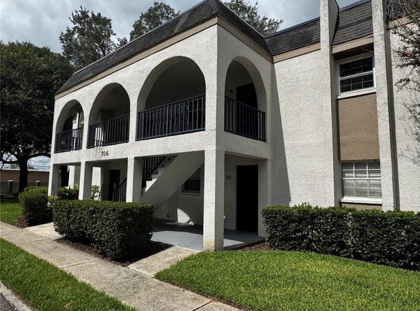 706 OAKGROVE Drive, BRANDON, FL 33510