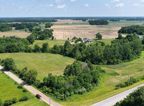 CR 1075 E, Laotto, IN 46763