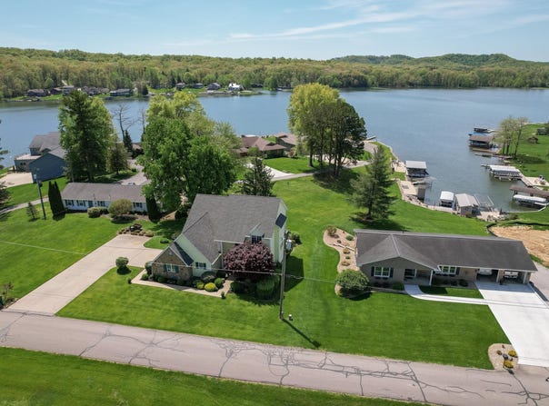 889 E North Shore Drive, Brownstown, IN 47220