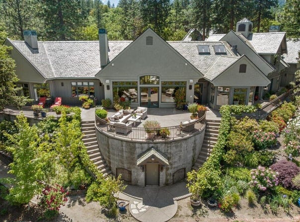 500 Ashland Loop Road, Ashland, OR 97520