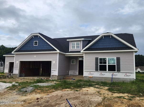 2900 Tucker Hill Drive, Grimesland, NC 27837