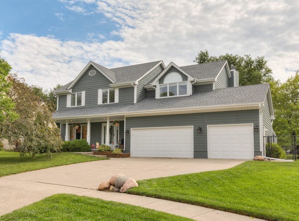 5526 Kensington Circle, Johnston, IA 50131