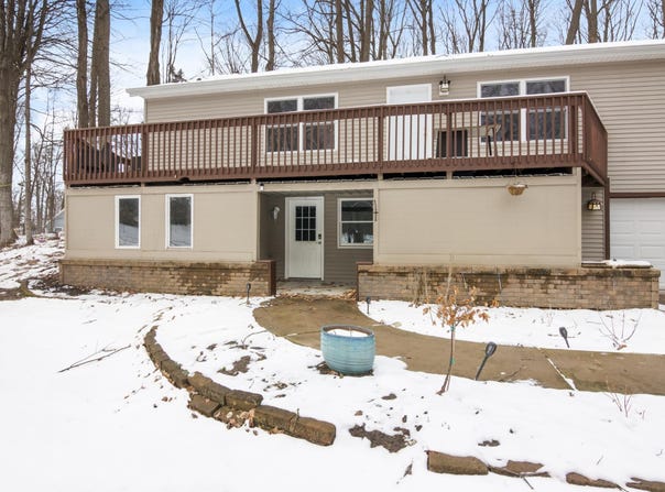 4066 E Duck Lake Road, Grawn, MI 49637