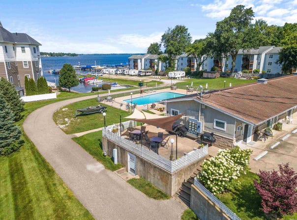 10025 N Turkey Creek #5 Road, Syracuse, IN 46567