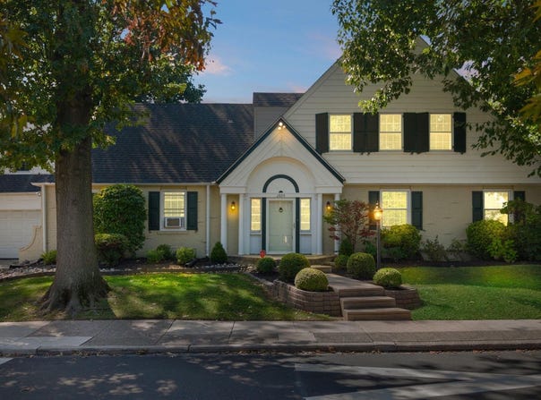 2804 HILLCREST Road, DREXEL HILL, PA 19026