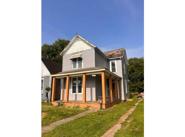 445 N 3rd St, Cambridge, OH 43725