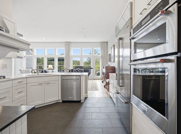 21 Endicott Glen, Plymouth, MA 02360