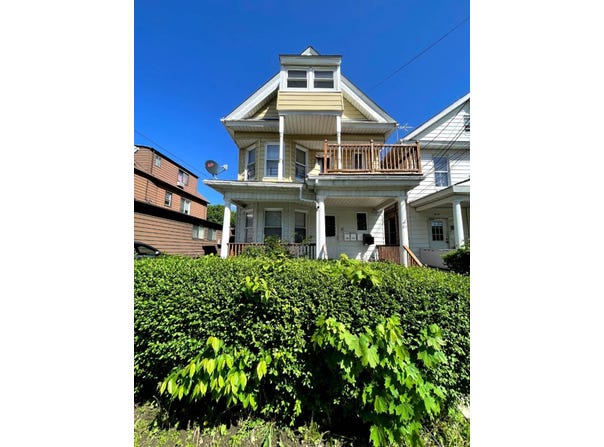 212 Voss Ave, Yonkers, NY 10703